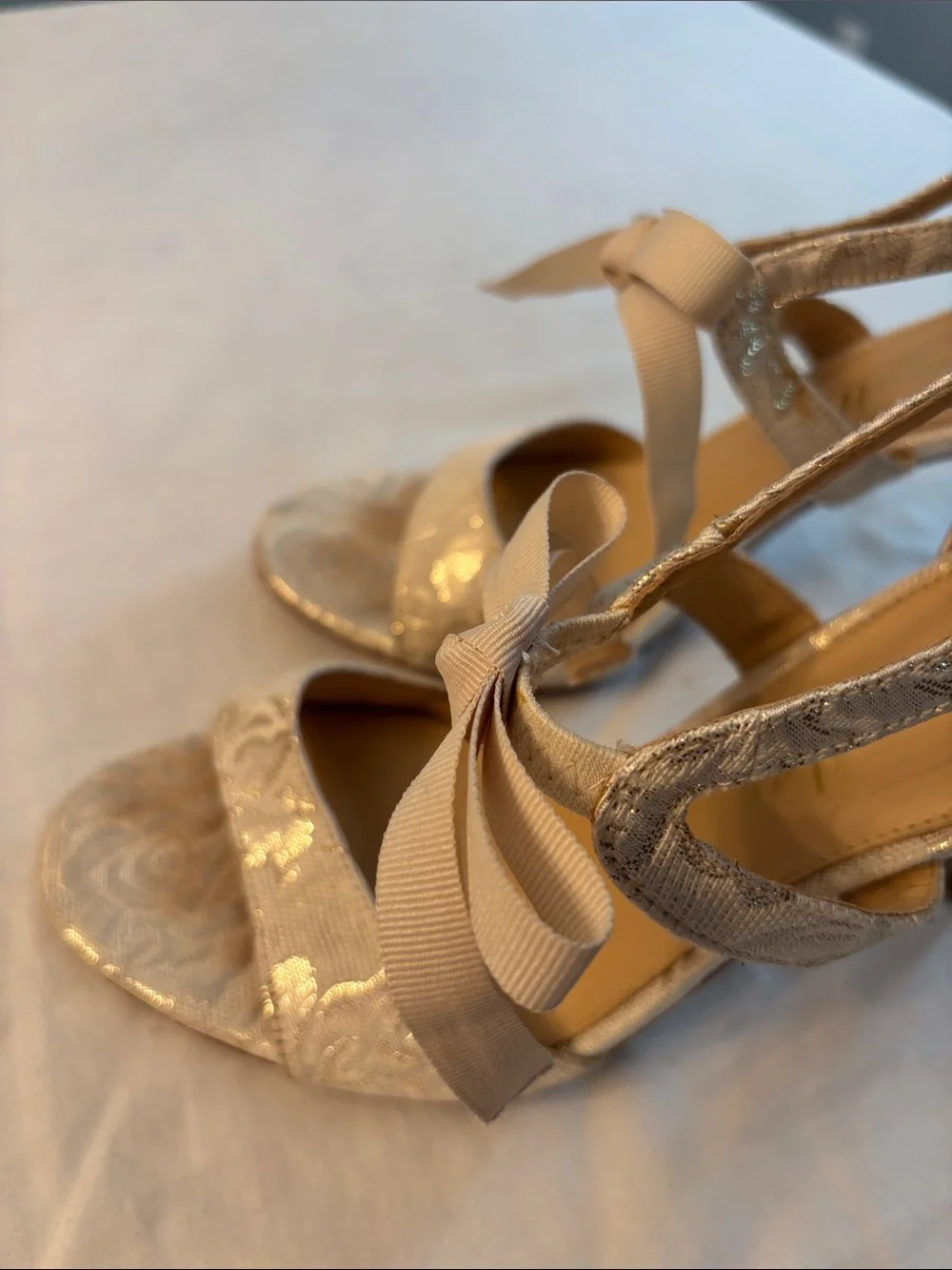 Bettye Mueller elegant Ivory Lace Open-Toe Heels with Ankle Tie, SZ 7.5